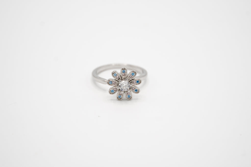 Daisy Bloom Silver Ring