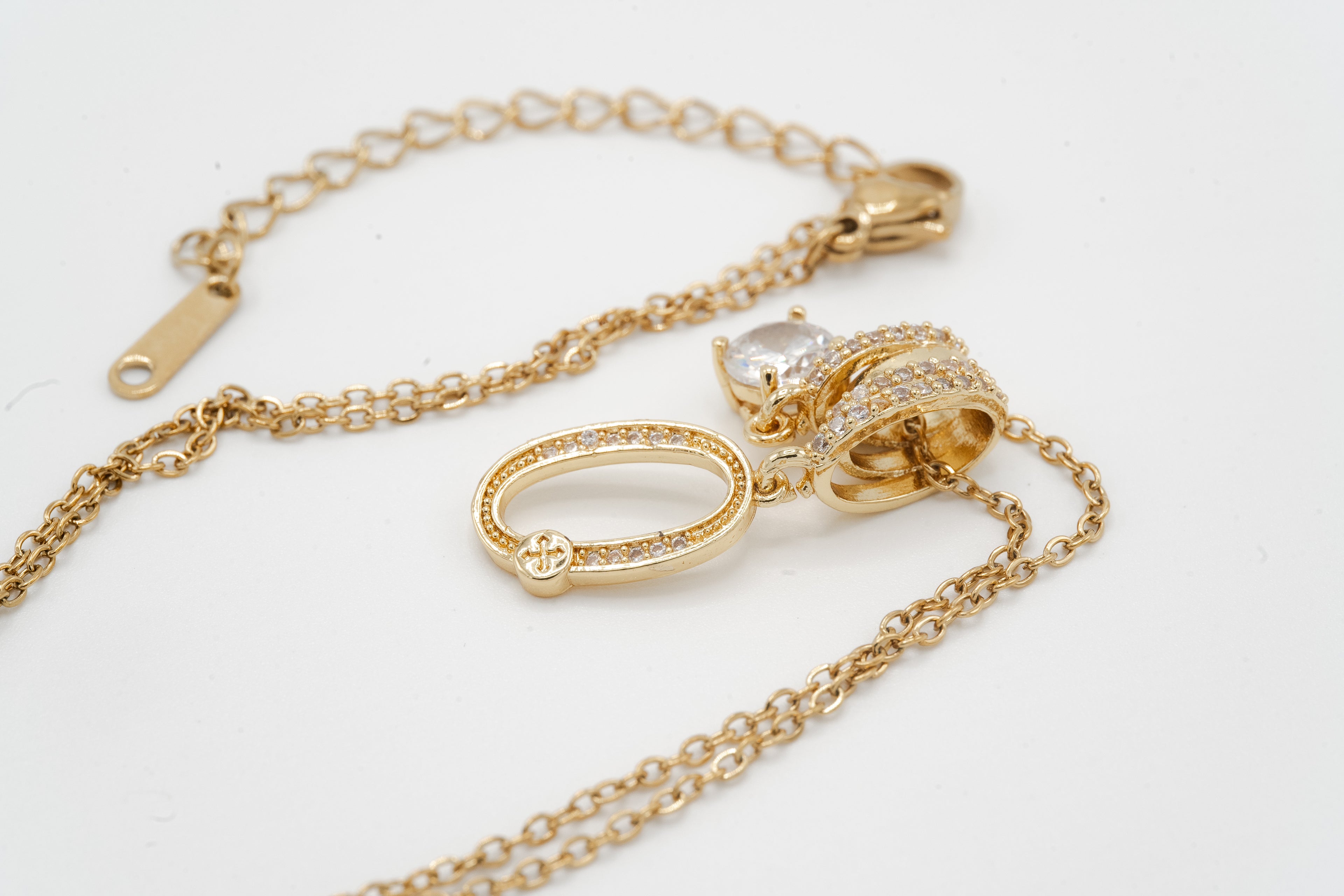 Sparkling Oval Pendant Necklace